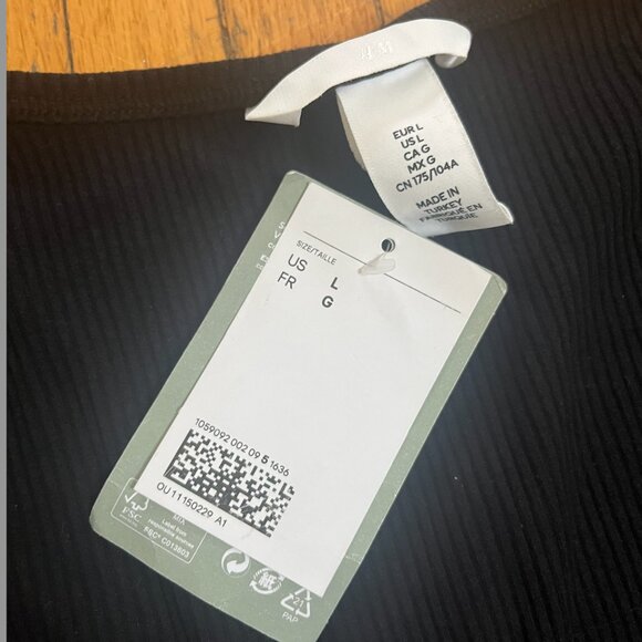 Black H&M Ribbed Button-up Crop Top - Picture 2 of 2